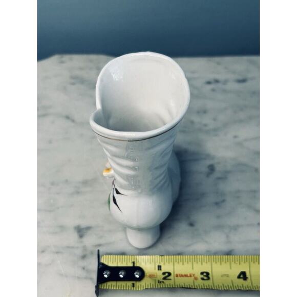 Vintage Porcelain Victorian Boot Shoe Vase White 3D Yellow Flowers Gold Accents - Picture 5 of 10